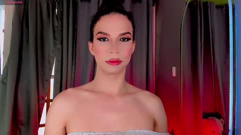 Snapshot of gatitavenecis1 chatting on 02/02/25, 04:00 Vnecis Marn online show from 02/02/25, 04:00