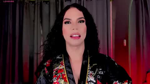 Snapshot of gatitavenecis1 chatting on 02/04/25, 05:23 Vnecis Marn online show from 02/04/25, 05:23