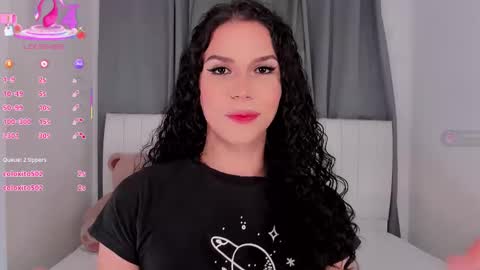 Snapshot of gatitavenecis1 chatting on 12/03/25, 02:48 Vnecis Marn online show from 12/03/25, 02:48