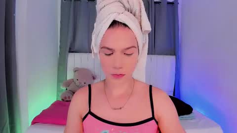 Snapshot of gatitavenecis1 chatting on 02/28/26, 05:25 Vnecis Marn online show from 02/28/26, 05:25