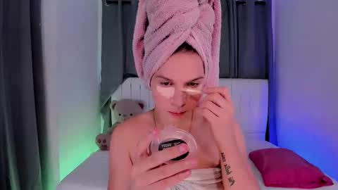 Snapshot of gatitavenecis1 chatting on 03/02/26, 07:32 Vnecis Marn online show from 03/02/26, 07:32