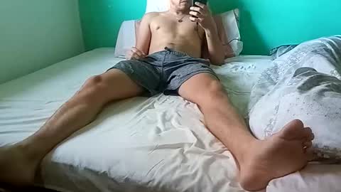 Snapshot of gatorem chatting on 11/09/25, 07:56 Feidddd online show from 11/09/25, 07:56