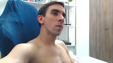 gatosarado23 online show from 01/04/25, 07:24