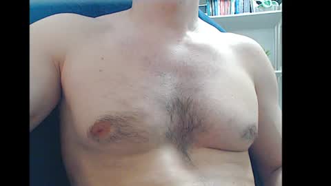 Snapshot of gatosarado23 chatting on 06/14/26, 09:00 gatosarado23 online show from 06/14/26, 09:00