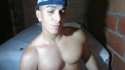 Snapshot of gattitosexy_95 chatting on 09/30/25, 05:01 gattitosexy_95 online show from 09/30/25, 05:01