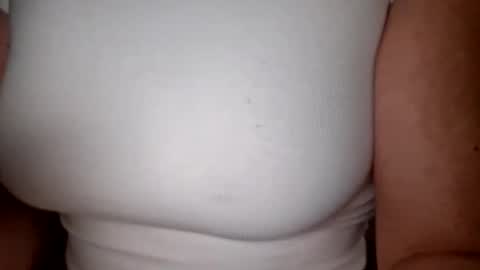 Snapshot of gatubela_45 chatting on 03/23/26, 02:04 Vikinga y Espartano online show from 03/23/26, 02:04