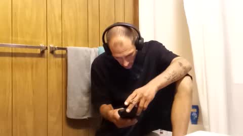 Snapshot of gatz21590 chatting on 09/17/25, 02:02 gatz21590 online show from 09/17/25, 02:02