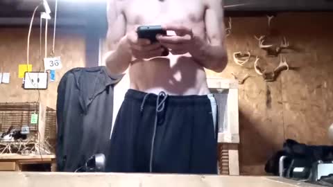 Snapshot of gatz21590 chatting on 09/18/25, 11:29 gatz21590 online show from 09/18/25, 11:29