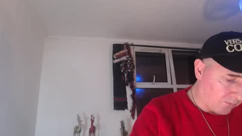 Snapshot of gavinkush chatting on 12/15/25, 12:59 gavinkush online show from 12/15/25, 12:59