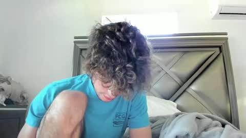 Snapshot of gayndepressed chatting on 09/26/25, 09:08 Trace online show from 09/26/25, 09:08