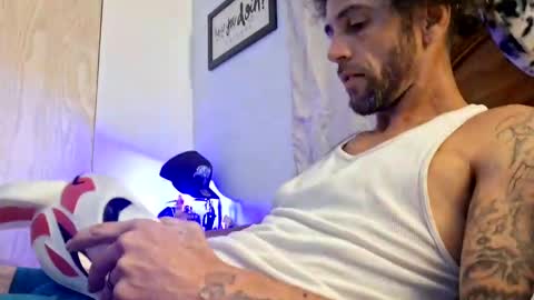 Snapshot of gboat55 chatting on 10/29/25, 05:42 gboat55 online show from 10/29/25, 05:42