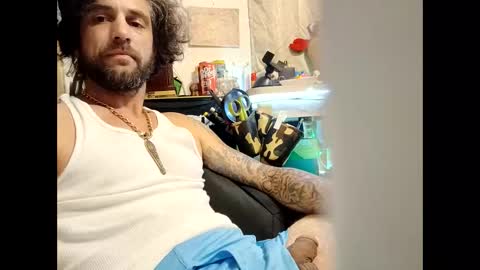 Snapshot of gboat55 chatting on 02/05/26, 02:38 gboat55 online show from 02/05/26, 02:38