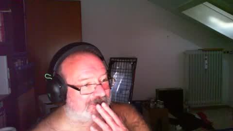 Snapshot of gbstoni chatting on 07/12/26, 07:05 gbstoni online show from 07/12/26, 07:05