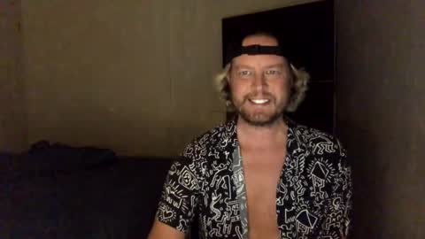 Snapshot of gcsurfer81 chatting on 02/21/25, 08:40 gcsurfer81 online show from 02/21/25, 08:40