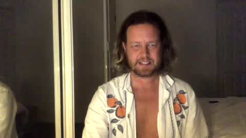 Snapshot of gcsurfer81 chatting on 10/15/25, 08:03 gcsurfer81 online show from 10/15/25, 08:03