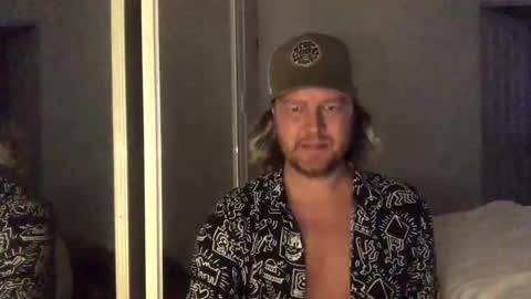 Snapshot of gcsurfer81 chatting on 11/01/25, 09:44 gcsurfer81 online show from 11/01/25, 09:44