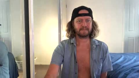 Snapshot of gcsurfer81 chatting on 12/14/25, 07:25 gcsurfer81 online show from 12/14/25, 07:25