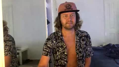 Snapshot of gcsurfer81 chatting on 02/02/26, 07:18 gcsurfer81 online show from 02/02/26, 07:18