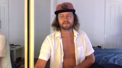 Snapshot of gcsurfer81 chatting on 03/09/26, 07:01 gcsurfer81 online show from 03/09/26, 07:01