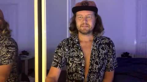 Snapshot of gcsurfer81 chatting on 03/17/26, 08:17 gcsurfer81 online show from 03/17/26, 08:17