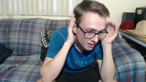 Snapshot of gdanch chatting on 01/11/25, 11:35 G online show from 01/11/25, 11:35