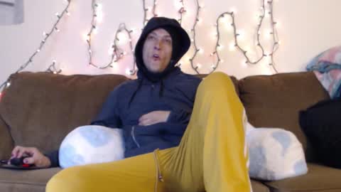 Snapshot of gdanch chatting on 11/29/25, 04:54 G online show from 11/29/25, 04:54