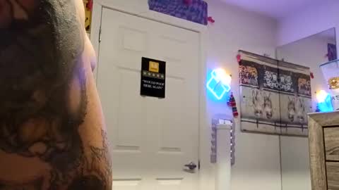 Snapshot of geekedoutlabs chatting on 10/25/25, 12:40 Zanecubano online show from 10/25/25, 12:40