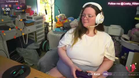 Snapshot of geeky_kitten chatting on 10/20/25, 10:10 Geeky Kitten Leina -  online show from 10/20/25, 10:10
