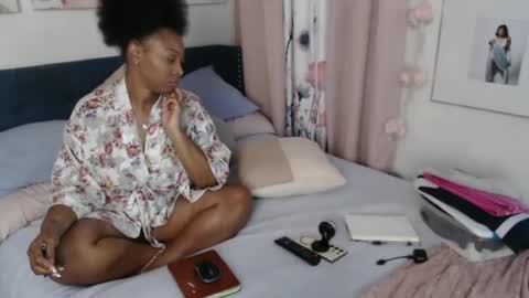 The Empress online show from 10/03/25, 10:01