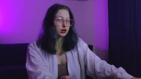 Snapshot of geistermadchen chatting on 10/31/25, 06:20 Vi online show from 10/31/25, 06:20