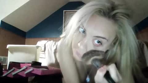 geminincapricorn96 online show from 12/05/25, 02:42