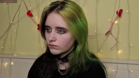 Ilona online show from 10/18/25, 06:52