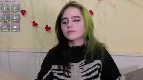 Ilona online show from 10/22/25, 07:24