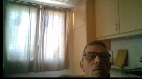 Snapshot of gen3841 chatting on 06/01/26, 05:03 Gen online show from 06/01/26, 05:03