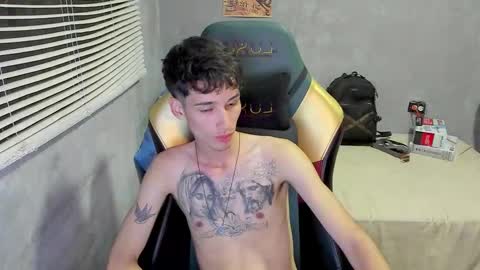 Snapshot of gendo_05 chatting on 01/08/26, 04:04 GENDO online show from 01/08/26, 04:04