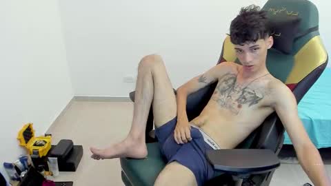 Snapshot of gendo_05 chatting on 01/15/26, 12:04 GENDO online show from 01/15/26, 12:04