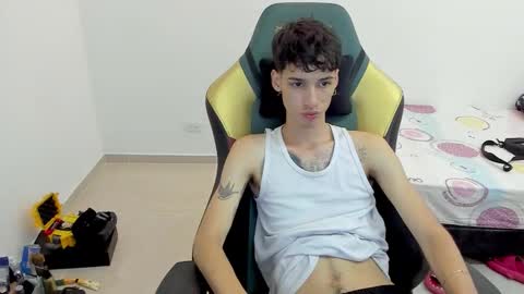 Snapshot of gendo_05 chatting on 01/18/26, 01:09 GENDO online show from 01/18/26, 01:09