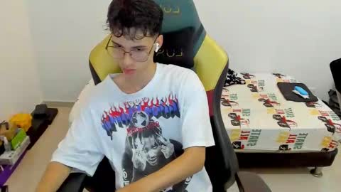 Snapshot of gendo_05 chatting on 02/09/26, 10:47 GENDO online show from 02/09/26, 10:47