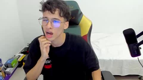 Snapshot of gendo_05 chatting on 02/15/26, 12:07 GENDO online show from 02/15/26, 12:07