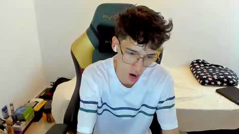 Snapshot of gendo_05 chatting on 02/15/26, 05:20 GENDO online show from 02/15/26, 05:20