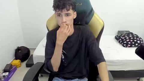 Snapshot of gendo_05 chatting on 02/26/26, 01:26 GENDO online show from 02/26/26, 01:26