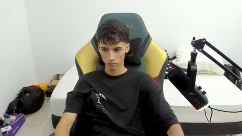 Snapshot of gendo_05 chatting on 03/01/26, 01:40 GENDO online show from 03/01/26, 01:40