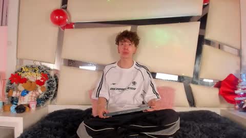 Snapshot of genesis_ask chatting on 12/18/25, 04:07 Genesis online show from 12/18/25, 04:07