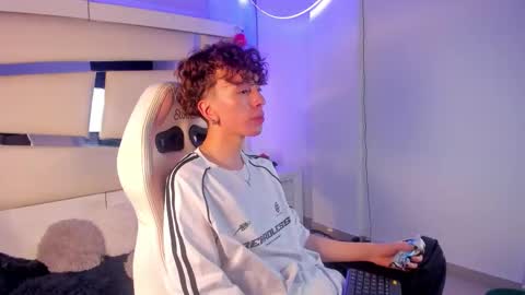 Snapshot of genesis_ask chatting on 01/15/26, 05:01 Genesis online show from 01/15/26, 05:01