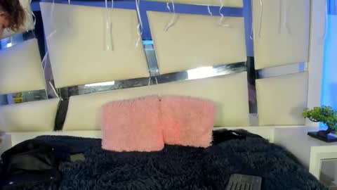 Snapshot of genesis_js chatting on 11/15/25, 03:04 genesis_js online show from 11/15/25, 03:04