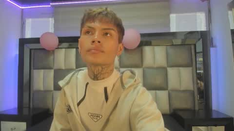 Snapshot of genesis_js chatting on 11/25/25, 08:09 genesis_js online show from 11/25/25, 08:09