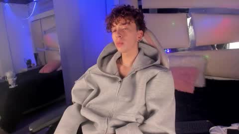 Snapshot of genesis_js chatting on 11/28/25, 03:53 genesis_js online show from 11/28/25, 03:53