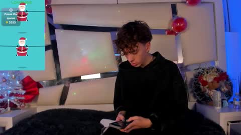 Snapshot of genesis_js chatting on 12/17/25, 04:18 genesis_js online show from 12/17/25, 04:18