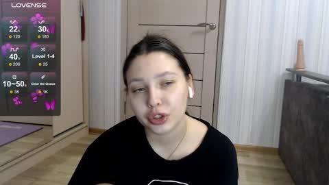 Snapshot of genev__ievee chatting on 04/03/26, 05:22 genev__ievee online show from 04/03/26, 05:22
