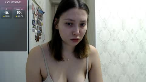 Snapshot of genev__ievee chatting on 04/26/26, 05:10 genev__ievee online show from 04/26/26, 05:10
